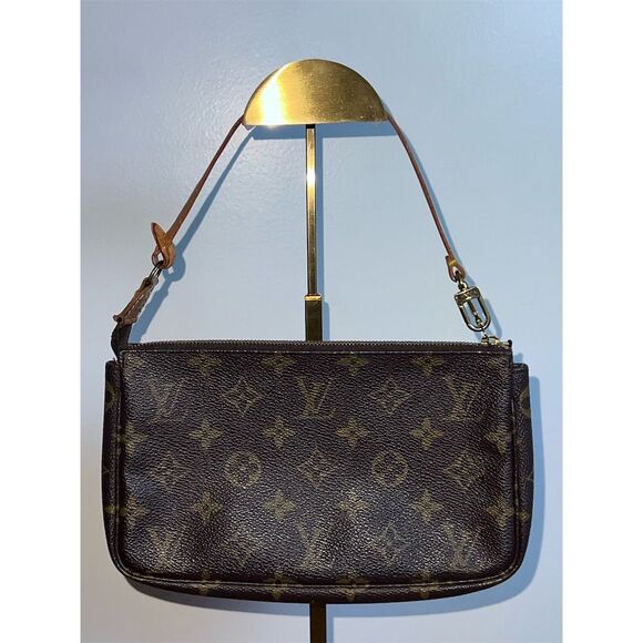 Louis Vuitton Vintage Monogram Pochette AR0995 - Picture 2 of 7